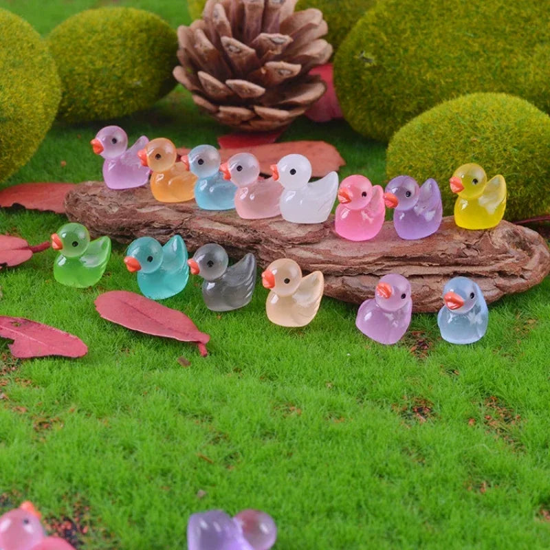 100-50pcs Luminous Mini Ducks Moss Microlandscape Miniature Duck Figurines Fairy Garden Access Home Decor Glow in The Dark